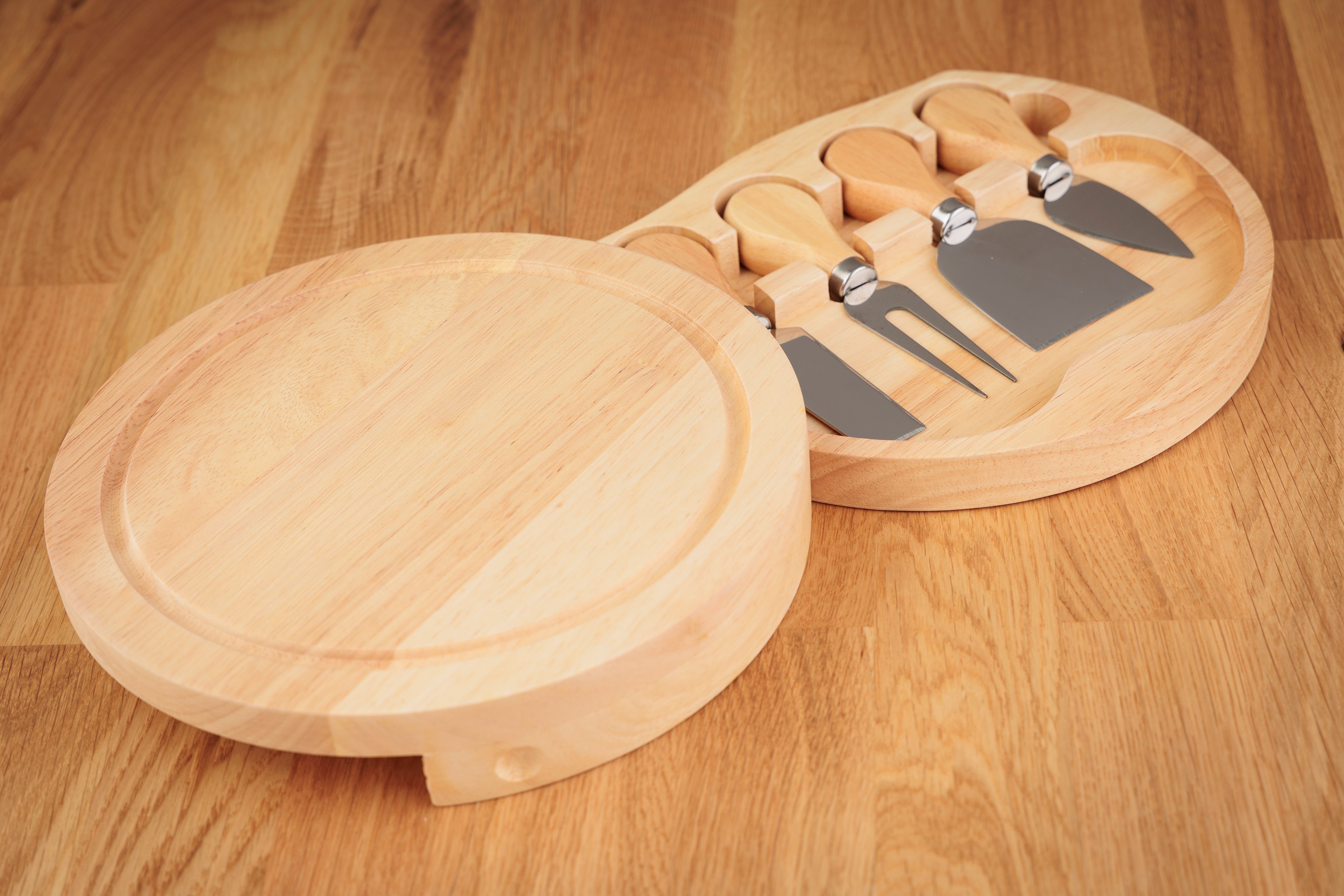 Personalised Wood Cheeseboard Set - Cheese Lovers